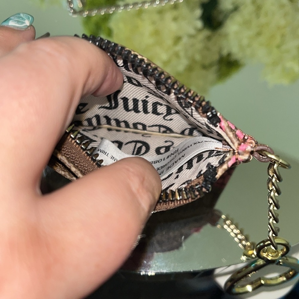 Juicy Couture Floral Painted Keychain Card Case w/Coin Zip Compartment - Picture 7 of 14